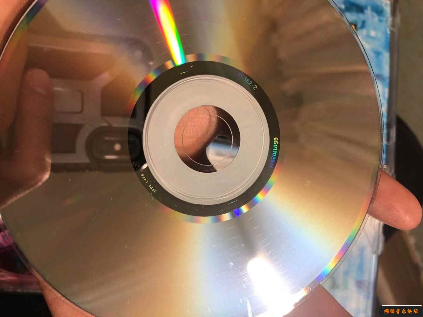 1tueaxmikds.jpg